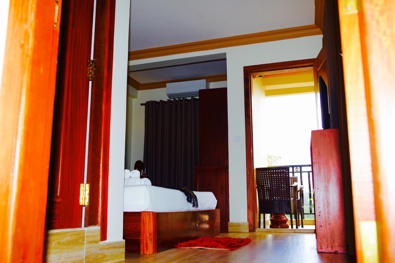 Dynsey Boutique Hotel Phnom-Penh Buitenkant foto