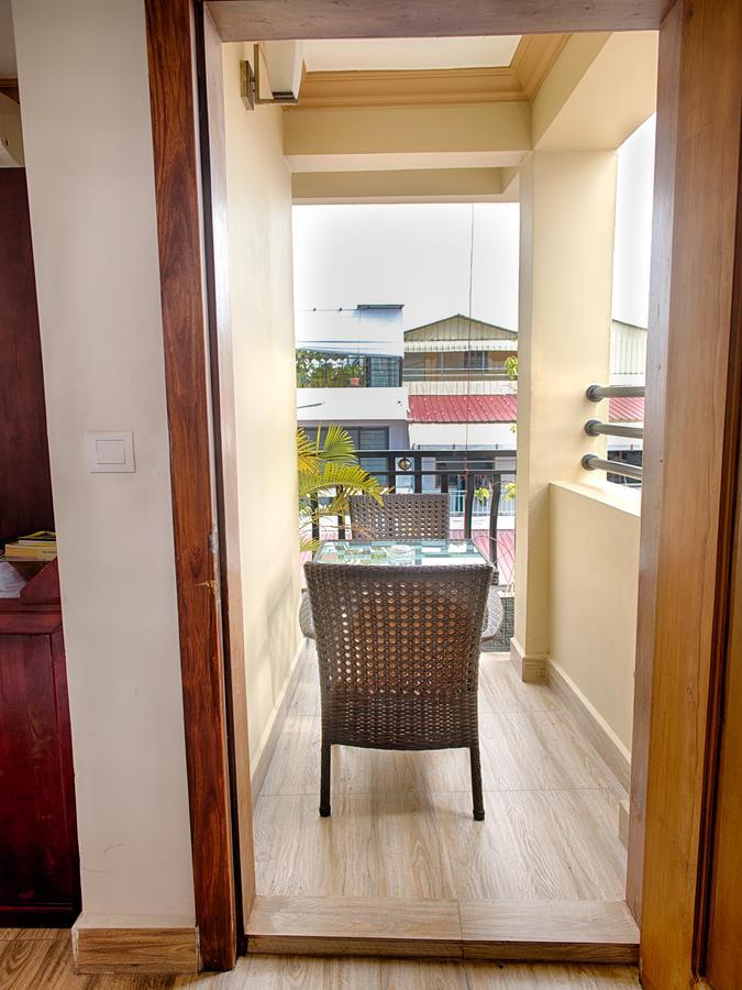 Dynsey Boutique Hotel Phnom-Penh Buitenkant foto
