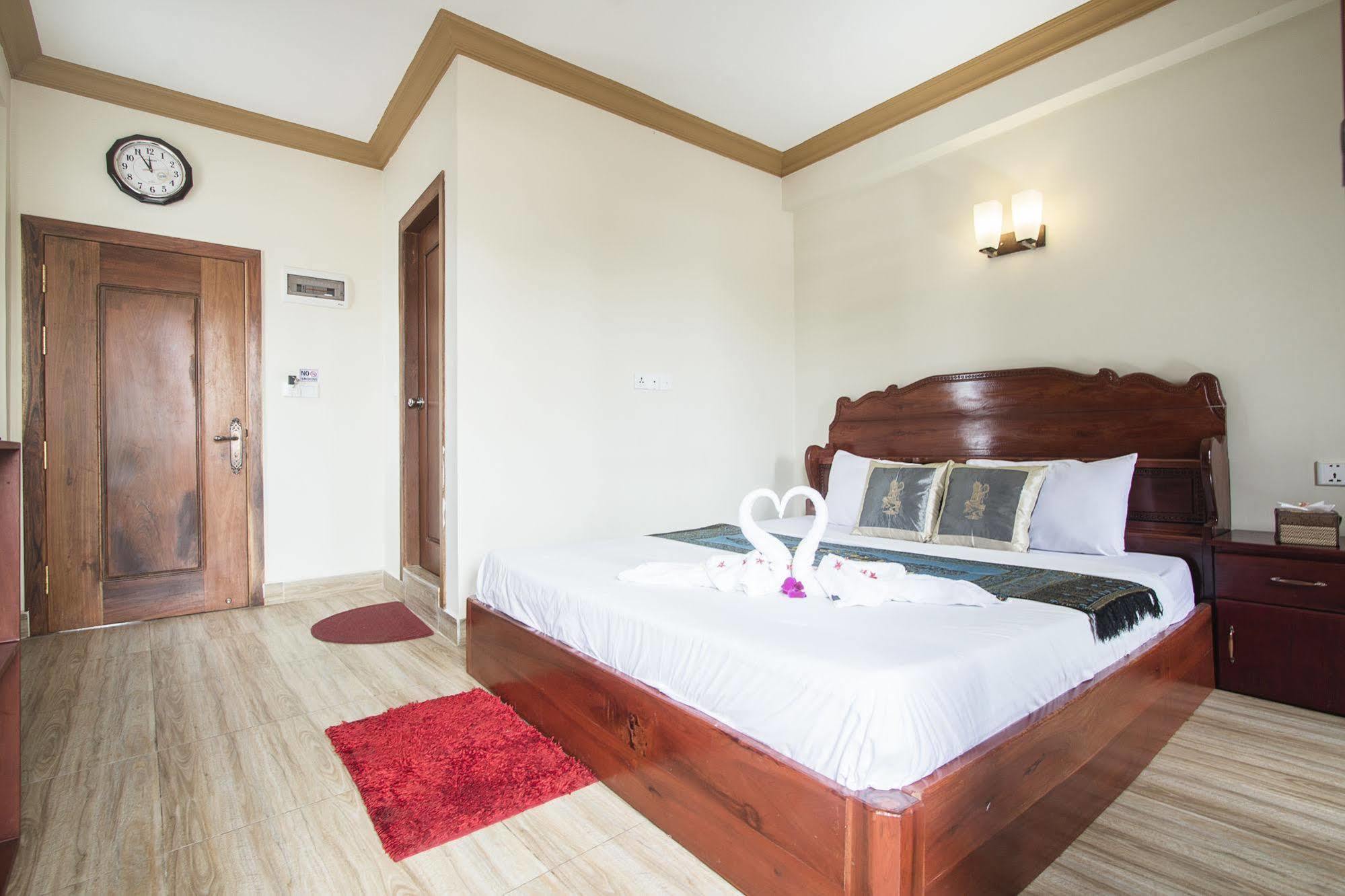 Dynsey Boutique Hotel Phnom-Penh Buitenkant foto