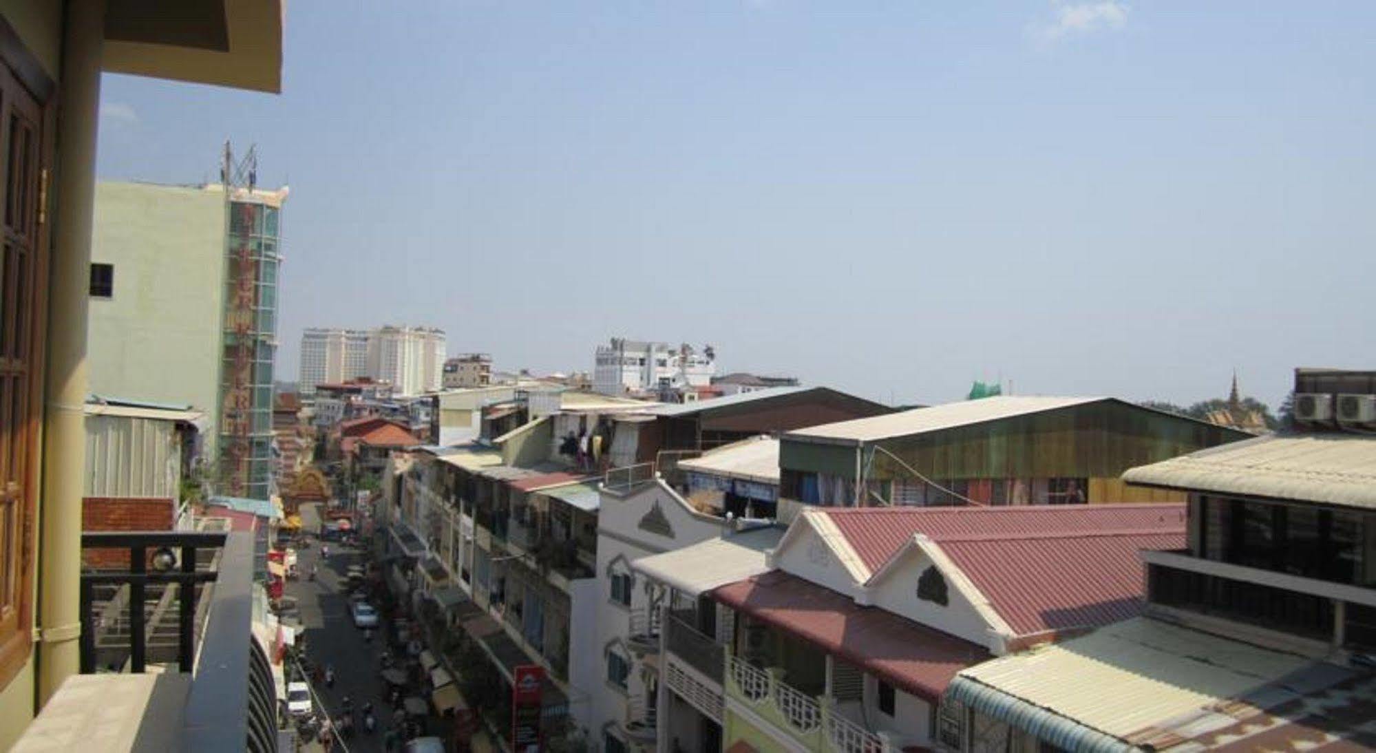 Dynsey Boutique Hotel Phnom-Penh Buitenkant foto